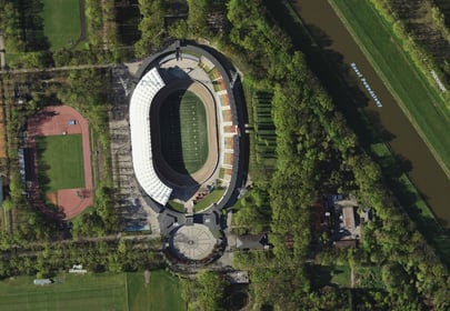 Wykonanie bandy pneumatycznej ochronnej na tor żużlowy Stadionu Olimpijskiego wraz z montażem